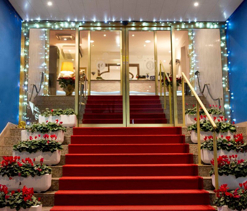 Ingresso Scale Albergo 4 stelle Montesilvano Pescara